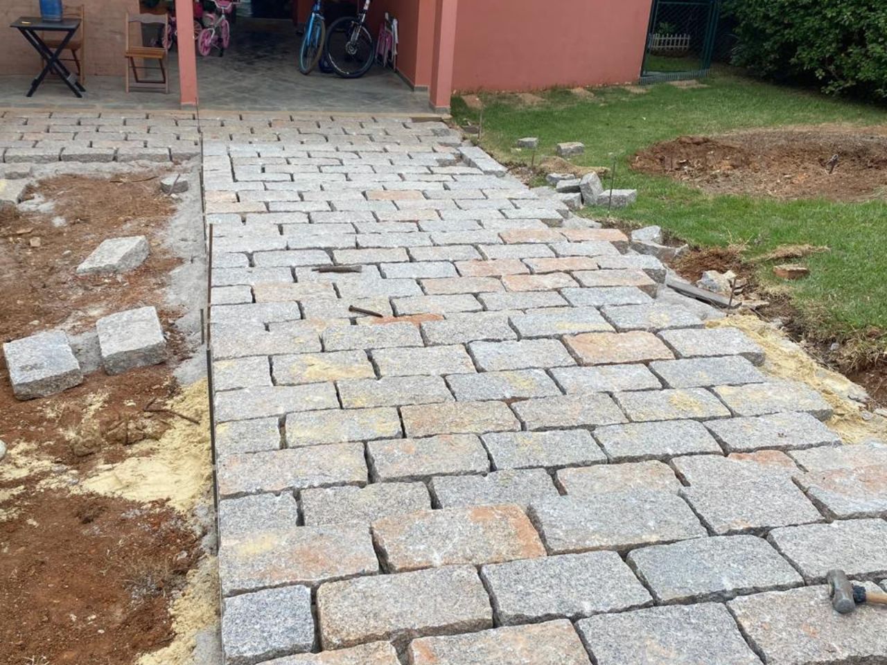 calçamento de pedras folheta